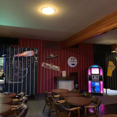 Manitou Motor Inn Exterior photo